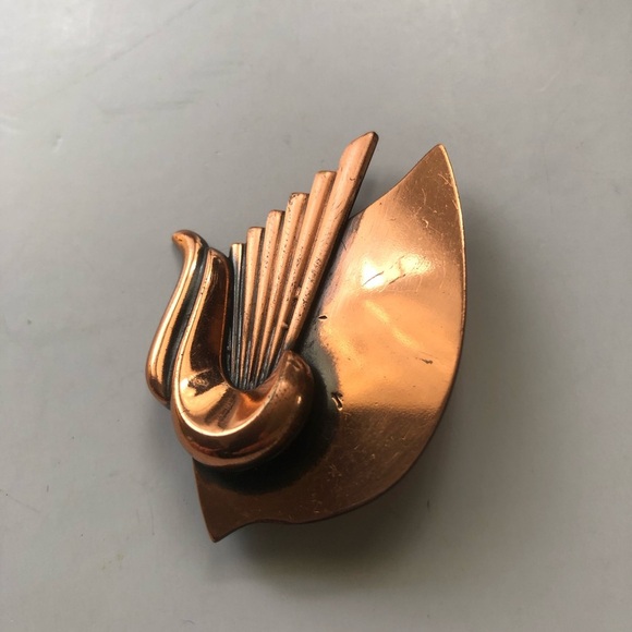 Elegant Copper Winged Jewelry Set - Picture 2 of 13